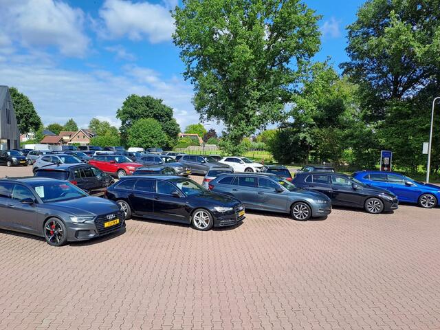 BMW 2-SERIE Active Tourer 225xe iPerformance Advantage | Navi | Trekhaak | Cruise | LMV | PDC | Elek. klep | Getint glas |