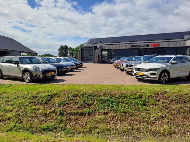 BMW 2-SERIE Active Tourer 225xe iPerformance Advantage | Navi | Trekhaak | Cruise | LMV | PDC | Elek. klep | Getint glas |