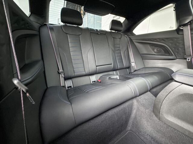 BMW 2-SERIE Coupé 220i | M Sport Pro | Premium Pack | M Sportstoelen