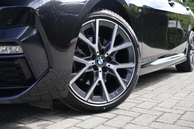 BMW 2-SERIE Gran Coupé 218i M Sport Edition M-Sport, Adaptieve Cruise Control, Stuurwielverwarming, Sportstoelen, Parkeerhulpsysteem, DAB, Stoelverwarming, Shadowline, M-Sportbesturing, Grootlichtassistent, Live Cockpit,etc.