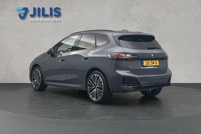 BMW 2-SERIE Active Tourer 225e xDrive | Camera | Lederen bekleding | Panoramadak | Apple Carplay