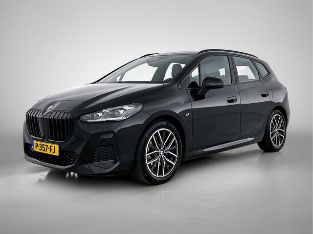 BMW 2-SERIE Active Tourer 220i / Navigatie / Leder / Head up display / Elec. stoelen