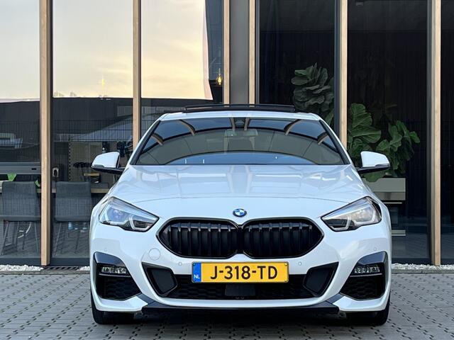 BMW 2-SERIE 218i High Executive | Pano | Trekhaak | Adaptief |
