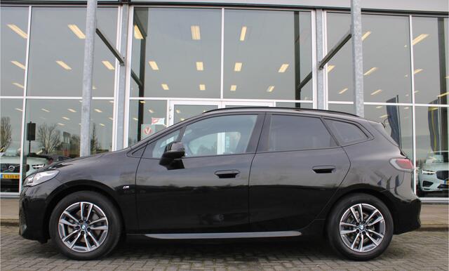 BMW 2-SERIE Active Tourer 218i | M-pakket | El. Trekhaak | AppleCarplay | Keyless | El. Achterklep