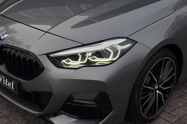 BMW 2-SERIE Gran Coupé 218i M-Sport | Panodak | Stoel + Stuurverwarming | Privacy Glas | 19'Inch | Adaptief LED