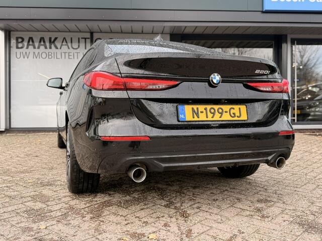 BMW 2-SERIE 220i Business Edition Plus | Leer | Navi | Carplay