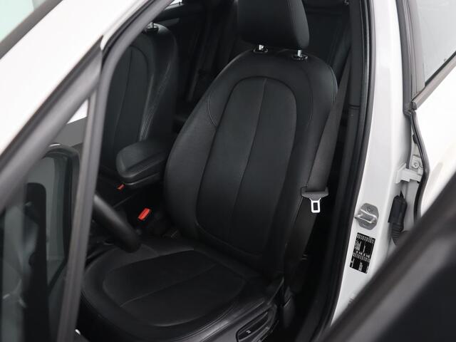 BMW 2-SERIE Active Tourer 218i High Executive | Leder | Stoelverwarming | Harman/Kardon | Trekhaak | Navigatie | Full LED | Climate control | Parkeerhulp | Cruise control