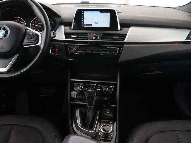 BMW 2-SERIE Active Tourer 218i High Executive | Leder | Stoelverwarming | Harman/Kardon | Trekhaak | Navigatie | Full LED | Climate control | Parkeerhulp | Cruise control