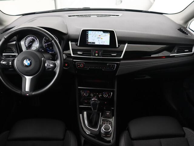 BMW 2-SERIE Active Tourer 225xe iPerformance | Sport Line | Stoelverwarming | Full LED | Navigatie | Parkeerhulp | Sportstoelen | Bluetooth | Climate control | Getint glas | Cruise control | PHEV | Plug In