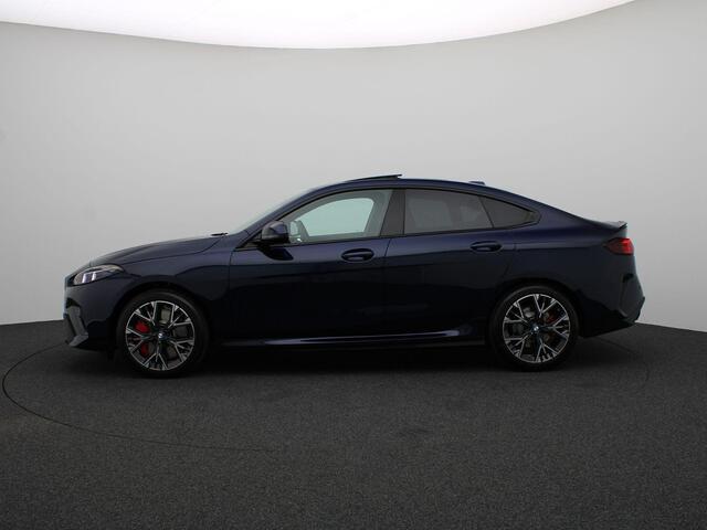 BMW 2-SERIE Gran Coupé 220 M Sportpakket Pro | Premium Pack | Stuurwielrand Verwarmd | Panoramadak | Driving Assistant | Harman Kardon | 18''