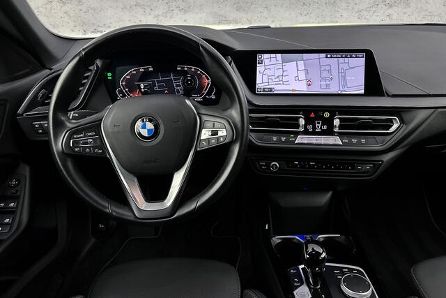 BMW 2-SERIE Gran Coupé 218i Business Edition | Camera | LED koplampen | Digitaal display | Sportstoelen