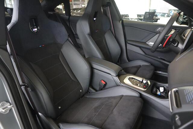 BMW 2-SERIE Gran Coupé M235 xDrive | M Sportpakket Pro | Panoramadak | Head-Up | Driving Assistant Professional | Harman Kardon | 360 Camera | Stoel & Stuurwielverwarming | Elektrisch Verstelbare Stoelen | Comfort Access | Adaptieve LED LED
