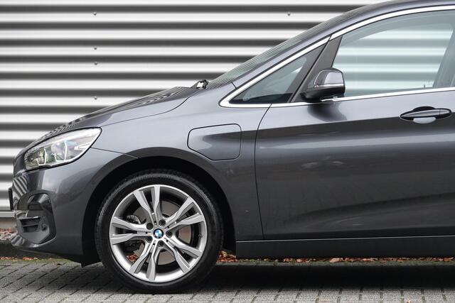 BMW 2-SERIE Active Tourer 225xe iPerformance High Executive | Harman & Kardon | Leder | HUD | Camera | Navi | DAB |