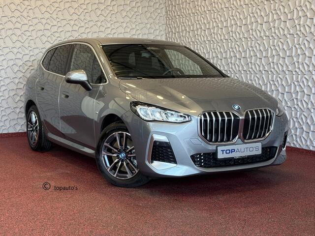 BMW 2-SERIE Active Tourer ? 230E ? XDRIVE 326 PK M SPORT LED ELEK.KLEP CAMERA WEGKLAPBARE.TREKHAAK 04/2024 AWD 4X4 4WD M-Sportpakket PHEV