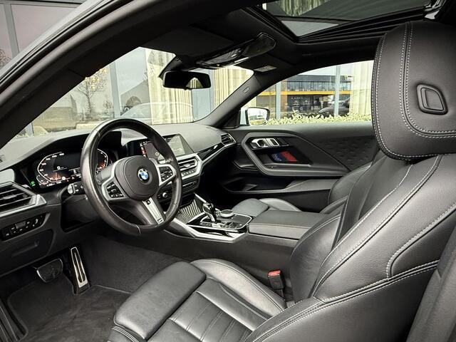 BMW 2-SERIE Coupé 220i Coupe M-Sport Aut./ M-Performance/ Schuifdak