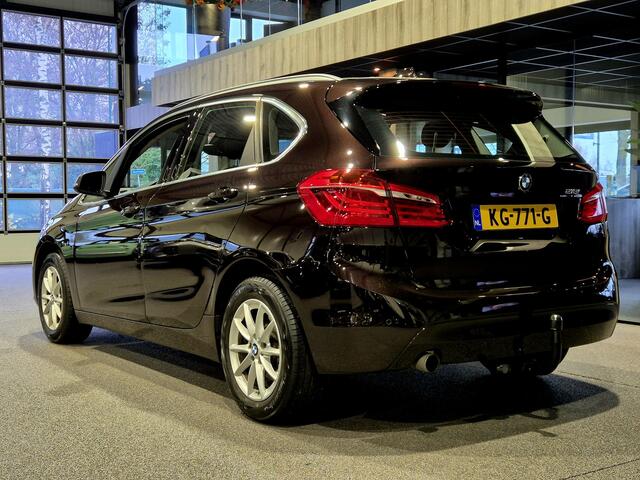 BMW 2-SERIE Active Tourer 218i Centennial Executive Navi | Sensoren | Trekhaak | Clima