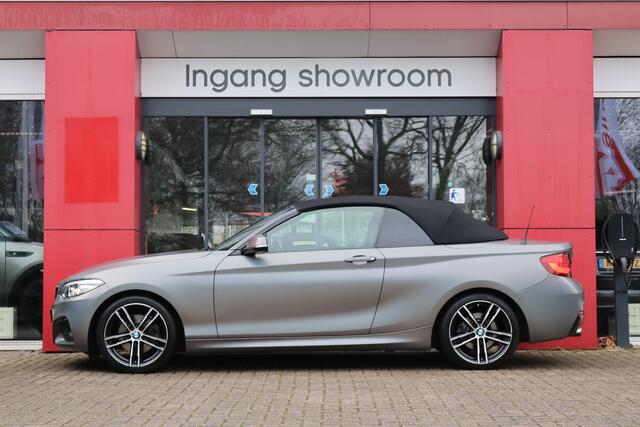 BMW 2-SERIE Cabrio 220d High Executive 2.0L 4-Cilinder | Harman/Kardon | Camera | Leder | Cruise Conrol |