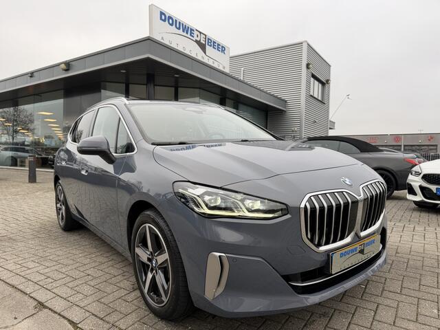BMW 2-SERIE Active Tourer 218i Luxury Line Pano-Dak | Trekhaak | Stuur & Stoelverw. | Massage