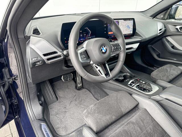 BMW 2-SERIE Gran Coupé 220 M-Sport Pro / Glazen Schuifdak / Adaptieve LED koplampen / Driving Assistant / Driving Assistant plus / Stuurwielrand verwarming / Camera / Harman Kardon / 19 inch