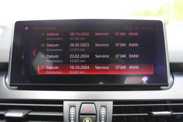 BMW 2-SERIE Active Tourer 218i 140pk Executive Edition | Head-Up | Achteruitrijcamera | Elektrische achterklep | Navigatie | Cruise control