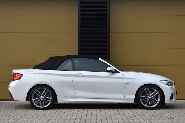 BMW 2-SERIE Cabrio 220i High Executive * M-sportpakket * LCI * Hifi * Adaptief LED *