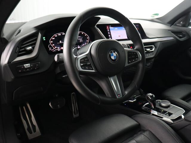 BMW 2-SERIE Gran Coupé M235i xDrive High Executive Edition (NL-Auto / Leder kuipstoelen / Pano / H&K / ACC)