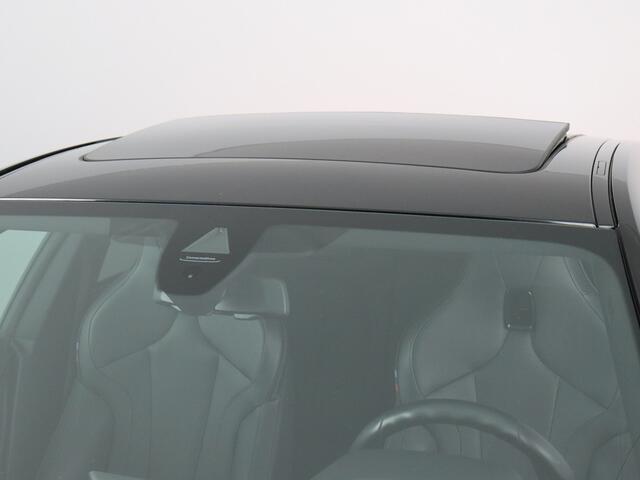 BMW 2-SERIE Gran Coupé M235i xDrive High Executive Edition (NL-Auto / Leder kuipstoelen / Pano / H&K / ACC)