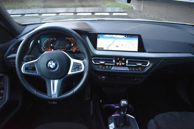 BMW 2-SERIE Gran Coupé 218i M-Sport | Schaalstoel | Carplay | Virtual | NL Auto | Stoelverwarming