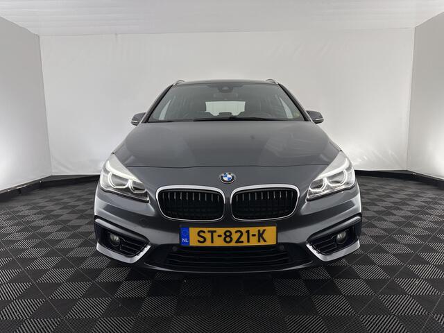 BMW 2-SERIE Active Tourer 216d Corporate Lease High Executive Aut. *HEAD-UP | LEATHER | FULL-LED | HEATED-COMFORTSEATS | NAVI-FULLMAP | ECC | PDC | CRUISE | 18''ALU*