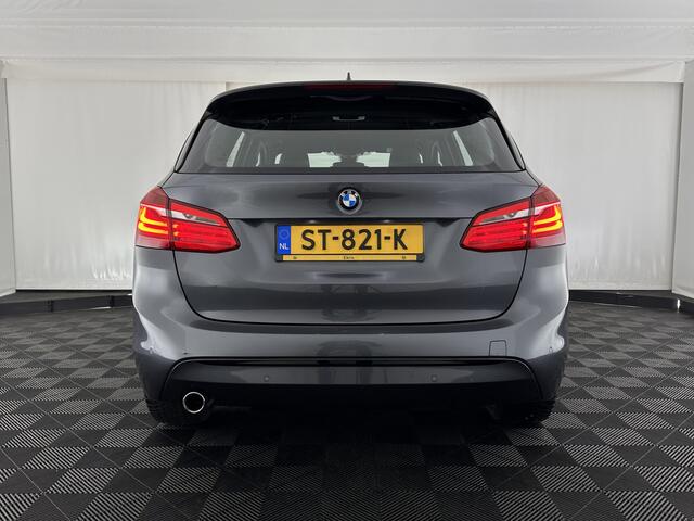 BMW 2-SERIE Active Tourer 216d Corporate Lease High Executive Aut. *HEAD-UP | LEATHER | FULL-LED | HEATED-COMFORTSEATS | NAVI-FULLMAP | ECC | PDC | CRUISE | 18''ALU*