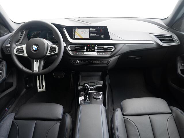 BMW 2-SERIE Gran Coupé 220i | Model M Sport | Equipment Pack Pro | Convenience Pack | Travel Pack
