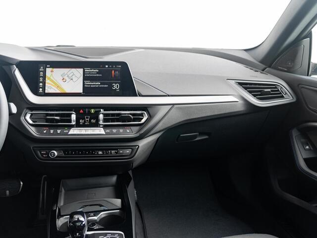 BMW 2-SERIE Gran Coupé 220i | Model M Sport | Equipment Pack Pro | Convenience Pack | Travel Pack