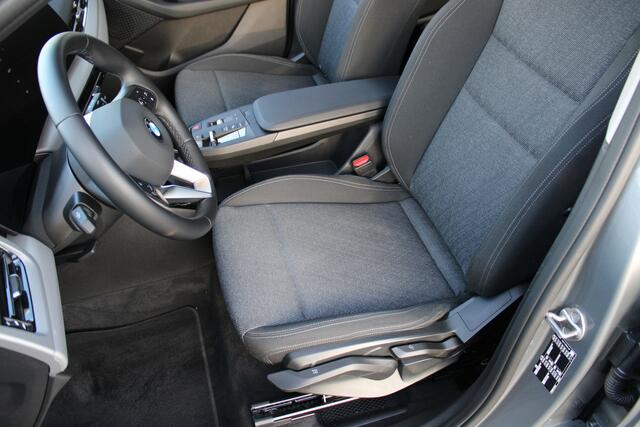 BMW 2-SERIE Active Tourer 218i Automaat / Achteruitrijcamera / Parking Assistant / Widescreen Display