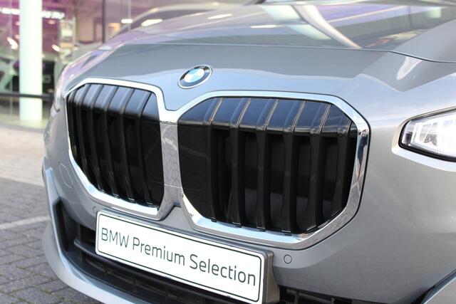 BMW 2-SERIE Active Tourer 218i Automaat / Achteruitrijcamera / Parking Assistant / Widescreen Display