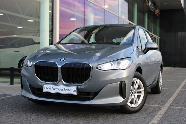 BMW 2-SERIE Active Tourer 218i Automaat / Achteruitrijcamera / Parking Assistant / Widescreen Display