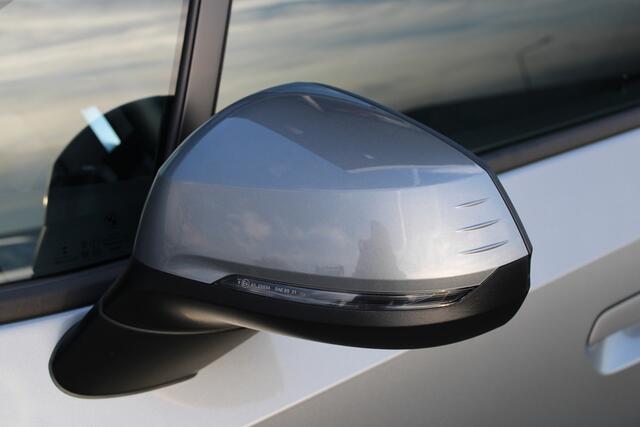 BMW 2-SERIE Active Tourer 218i Automaat / Achteruitrijcamera / Parking Assistant / Widescreen Display