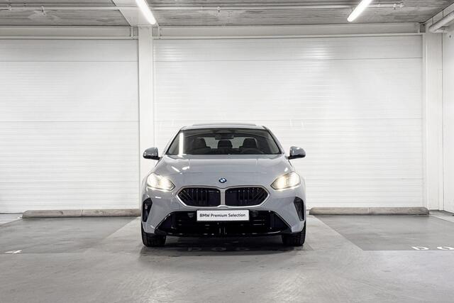 BMW 2-SERIE Gran Coupé 220 | M-Sport Design | Driving Assistant | Harman/Kardon | Panoramadak