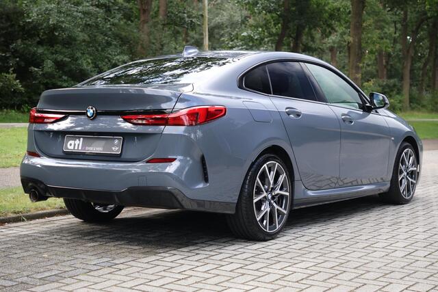BMW 2-SERIE 218i Gran Coupé M-Sport Adap Cruise | Afn. Trekhaak | Harman Kardon | Stoelverwarming | Stuurwielverwarming | DAB | Camera | Sportstoelen | Etc.