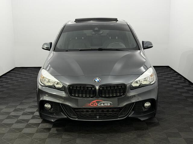 BMW 2-SERIE Active Tourer 225xe iPerformance Executive M-Sport Plug-in Panoramadak, Leder, Parkeersensoren, Head-up display, Navi, Keyless start, Elektrische achterklep, Sfeerverlichting