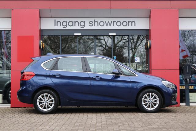 BMW 2-SERIE Active Tourer 216d Automaat Executive Launch Edition | Navigatie | Camera | Origineel NL |