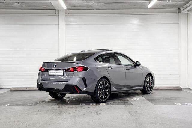BMW 2-SERIE Gran Coupé 220 | M-Sport Pro | Premium Pack | Driving Assistant | Panoramadak | Comfort Access