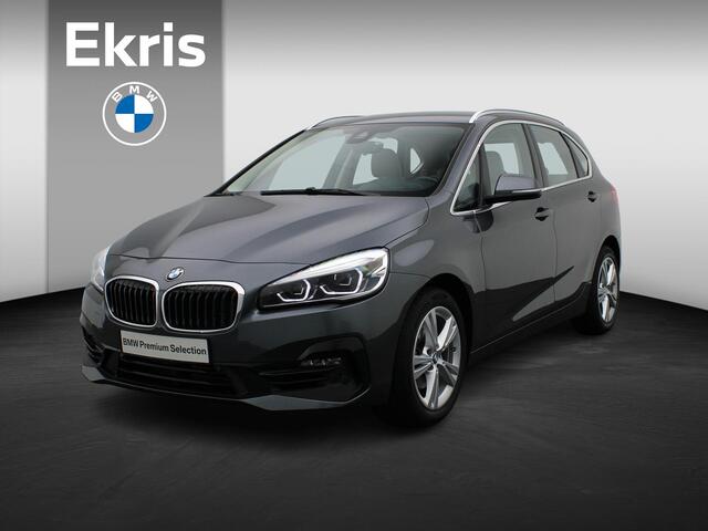 BMW 2-SERIE Active Tourer 218i High Executive | Sportline | Parking Pack | Trekhaak | Achteruitrijcamera | Sportstoelen | Head-Up Display | 17''