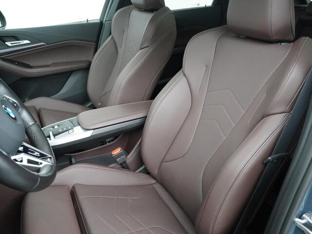 BMW 2-SERIE Active Tourer 220i | M Sportpakket | Pano | Comfort Acces | Elektrisch verwarmde voorstoelen