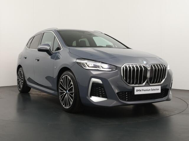 BMW 2-SERIE Active Tourer 220i | M Sportpakket | Pano | Comfort Acces | Elektrisch verwarmde voorstoelen