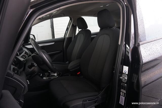 BMW 2-SERIE Active Tourer 218i Head-up | Hoge instap | NL Auto | 1e eigenaar | APK 2 JR!