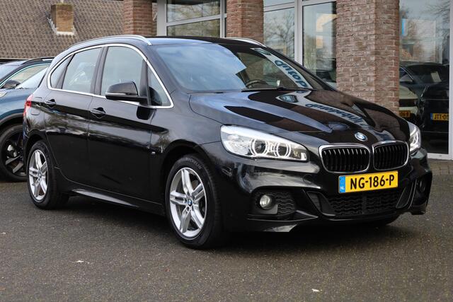 BMW 2-SERIE Active Tourer 218i Centennial High Executive M-Sport TREKHAAK-AFN LEER HUD STOELVERW. CRUISE CLIMA NAP NAVI PDC 17''LMV