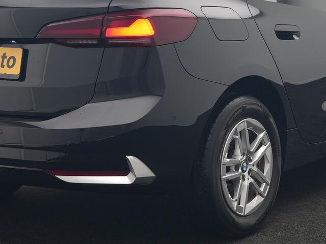 BMW 2-SERIE Active Tourer 218i Executive 136pk Dealer O.H | Widescreen Navi | Camera | Voorstoelen Verwarmd | Apple Carplay | LED Koplampen | Navigatie | DAB | Cruise Control |