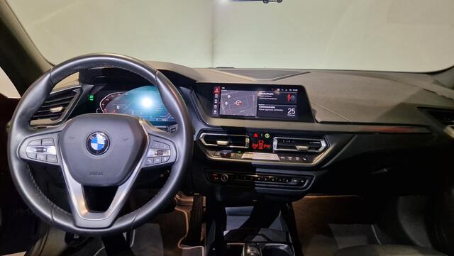 BMW 2-SERIE Gran Coupé 220i High Executive Edition | Panoramadak | Leder | Adaptieve cruise control | Head-Up | Trekhaak |