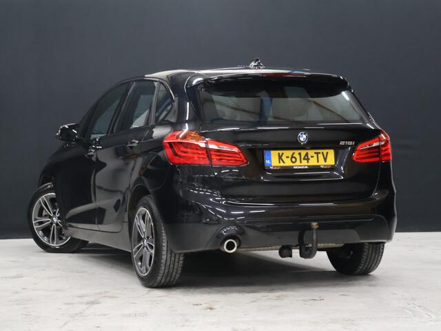 BMW 2-SERIE Active Tourer 218i High Executive M Sport [TREKHAAK, HARMAN/KARDON, CRUISE CONTROL, BLUETOOTH TELEFOON, HUD, ACHTERUITRIJCAMERA, PDC V+A, BMW LED, NIEUWSTAAT]