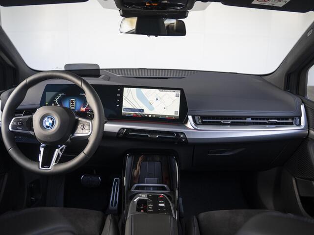 BMW 2-SERIE Active Tourer 225e xDrive | M Sport Pakket | Innovation Pack | 18" | Head-Up Display | Verwarmd Stuurwiel | Trekhaak | Ekris Selection